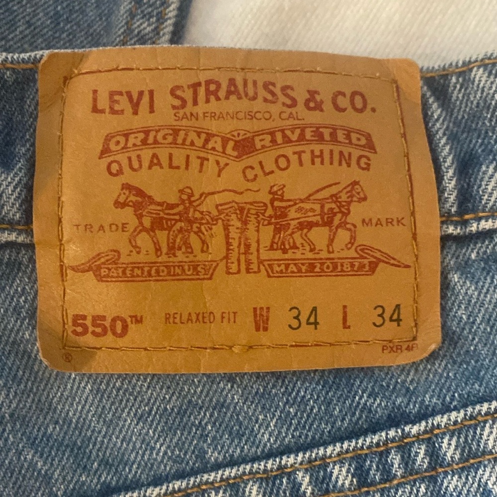 Men’s Levi’s 34 x 34 Relaxed Fit Blue Jeans 550 Excellent Condition
